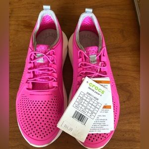 Girls pink crocs literide pacer size j5